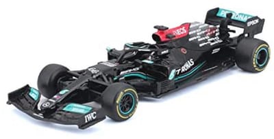Gedetailleerd 1:43 Model van een F1 Mercedes Auto in Diverse Ontwerpen en Kleuren