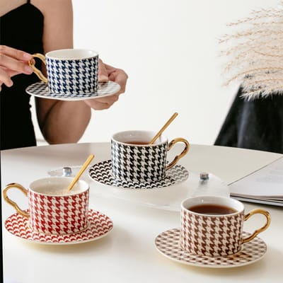Hanevoet Keramische Afternoon Tea Kop Goudbeschilderde Koffiekop met Lepel Kantoor Waterkop Mannen en Vrouwen Bloementhee Kop 180ml