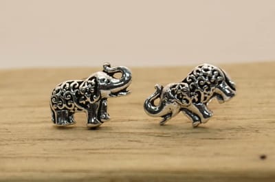 Zilveren oorknoppen olifant - kleine olifanten oorbellen van 925 zilver - leuke oorknopjes van wilde dieren - wilde dieren oorknoppen van sterling zilver - dames oorknoppen van zilver