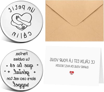 Een omarmend geluksbrenger met vouwkaart en envelop, inspirerende cadeaus voor vrienden, familie en collega's, perfect voor feestdagen en bijzondere gelegenheden