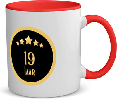 Akyol - 19 jaar koffiemok - theemok rood - Hoera 19 jaar - iemand die 19 jaar is geworden of 19 jaar lang een relatie hebben of getrouwd zijn - verjaardagscadeau - verjaardag - cadeau - kado - geschenk - relatie - trouwdag - jubileum - 350 ML inhoud
