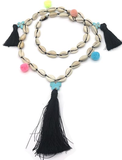 Lange Ketting Boho - Kwasten en Schelpen - Lengte 90 cm - Zwart
