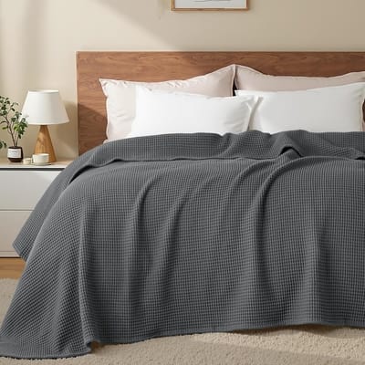 Famanu – Gewatteerde katoenen plaid 230x270 cm, licht en zacht, ideaal voor bed, bank en bureau, alle seizoenen