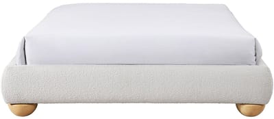 Vente-unique Decoratieve gewatteerde bedbodem 140 x 190 cm van boucléstof - ELENAE van YSMÉE