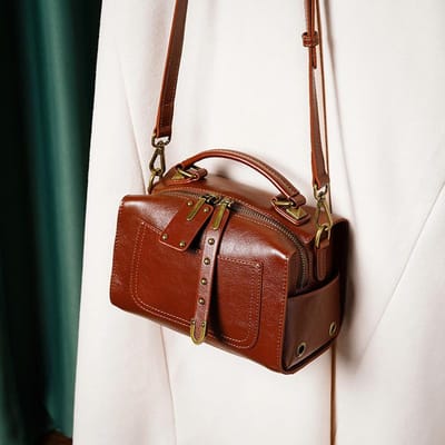 Woon-werkverkeer Japans en Koreaans Retro Toplaag Koeienhuid Horizontale Handgedragen Kussentas Echt Leer Dames Schoudertas Crossbody brown