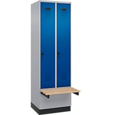 C+P Evolo Plus garderobekast, 2 vakken van elk 300 mm breed, sokkel, zwevende bank, B 600 x D 815 x H 1950 mm, draaischroef, blank aluminium/ gentiaanblauw