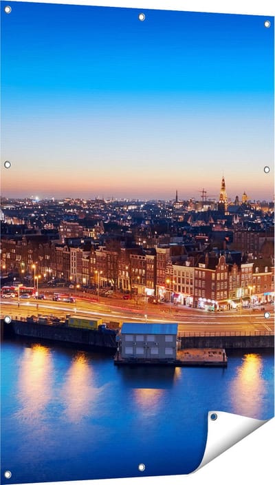 Gards Tuinposter Amsterdam Centrum in de Nacht - 80x120 cm - Tuindoek - Tuindecoratie - Wanddecoratie buiten - Tuinschilderij