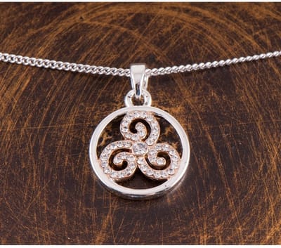 Hanger triskell met ketting