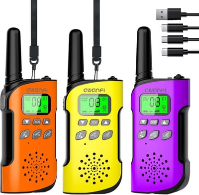 Walkie Talkies voor Kinderen en Volwassenen – Oplaadbaar – Set van 3 – Lange Afstand – Zaklamp – 8 Kanalen – Walkie Talkies met USB Type-C voor Kamperen, Wandelen, Fietsen – Speelgoedcadeau voor Jongens en Meisjes