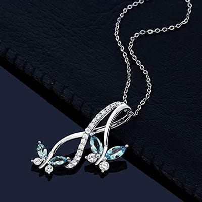 Huitan Hemelsblauwe Vlinder Ketting voor Vrouwen Zilverkleur Luxe Bruiloft Accessoires Temperament Vrouwelijke Kettingen Trendy Sieraden 45cm black