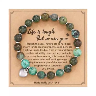 Bixorp Gems Afrikaanse Turkoois Armband op Cadeau Kaartje - "Life is Tough but so are You!" - Met Zilverkleurig Hartje Hanger - Edelsteen Kralenarmband met 8mm Kralen - 18cm