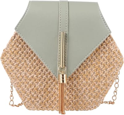 Stijlvolle Rieten Schoudertas met Ketting en Pompon in Groen voor Vrouwen, Perfect voor Reizen en Dagelijks Gebruik
