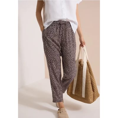 Mid Waist Slim Leg broek in Loose Fit