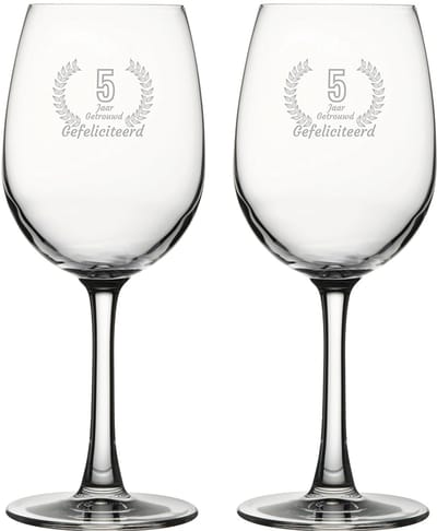Gegraveerde set witte wijnglazen 36cl Gefeliciteerd 5 jaar getrouwd
