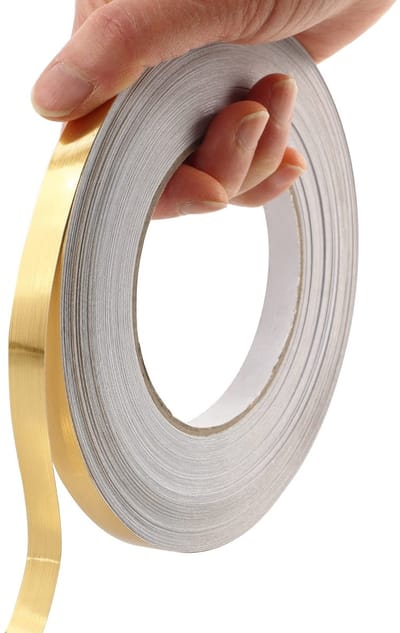 Dailygoods- Decoratietape - Zelfklevend - Goud - 50m x 1cm - Geschikt voor Muren - Creatieve DIY Projecten - Eenvoudig aan te brengen - Creatieve Tape