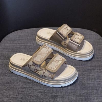22 Zomer Dames Slippers Koreaanse Versie van de Nieuwe Bovenkleding Sandalen Teenslippers Plateauschoenen Alles-Combineerbare Sandalen en Slippers 40 gray