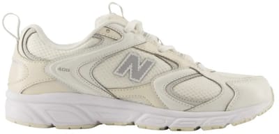 New balance 408 in de kleur ecru.
