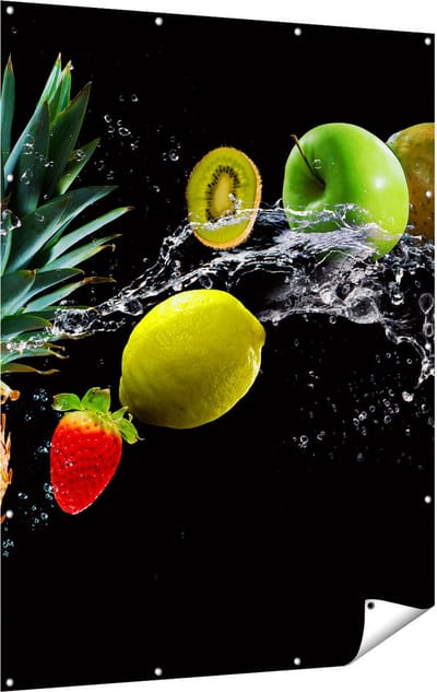 Gards Tuinposter Fruit met Water op Zwart Achtergrond - 120x160 cm - Tuindoek - Tuindecoratie - Wanddecoratie buiten - Tuinschilderij