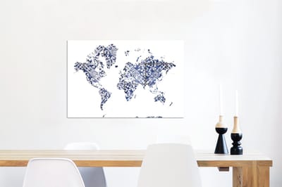 Aluminium schilderij 90x60 cm - Wanddecoratie metaal - Wereldkaart - Delfts Blauw - Wit - Metalen muurdecoratie woonkamer - Decoratie industrieel - Foto op dibond - Industriële accessoires slaapkamer
