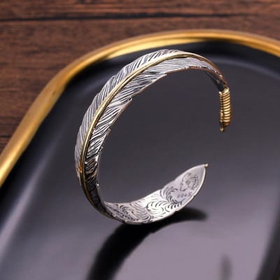 Bracelet en Alliage Matériau Respectueux de l'Environnement avec Design Plume et Ouverture Réglable Bracelet Rétro pour Homme black