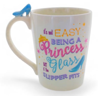 Dailygoods- Koffiebeker 300 ml - Prinsessenbeker - Elegante Mok - Statement Beker - Voor Koffieliefhebbers - Met Pumps op Handvat