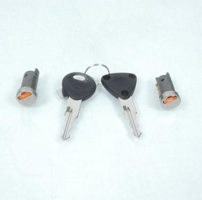 Kit serrure Tecnium pour scooter Piaggio 50 NRG 1996 à 2004 Ø13mm Neuf