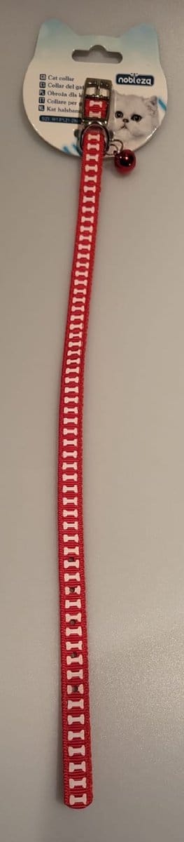 Alles voor je kat! Een leuke halsband in een mooie kleur en een glanzend belletje. De gaatjes zitten al in de halsband dus deze is handig om te doen bij je huisdier. Ook erg leuk om dit cadeau te geven aan iemand die een poes heeft.
