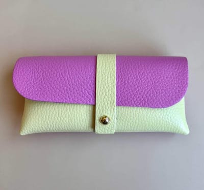 Zonnebrilhoes Geel & Roze | Colorblock | Echt leer 100% | 16 x 8 cm | Accessoire | Zonnebril | Modern | Hip | Trendy | Fashion | Brildrager | Gadget | Sunglasses Wallet | Zon | Lente Zomer | Accessoires | Dames | Heren | Kind | Brillenkoker | Mode