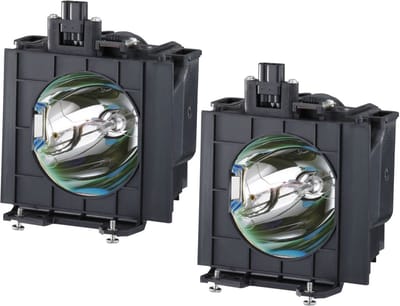 Beamerlamp geschikt voor de PANASONIC PT-D5700E beamer, lamp code ET-LAD57W. Bevat originele NSHA lamp, prestaties gelijk aan origineel.