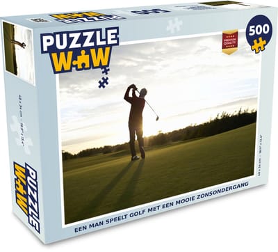 Puzzel Een man speelt golf met een mooie zonsondergang - Legpuzzel - Puzzel 500 stukjes