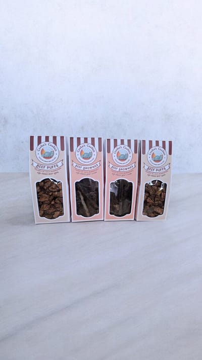 Cooka’s Cookies - Vleespakket hondensnacks - Runderlong & Runderlever– 2x Beef Puffs & 2x Beef Brownies - Ambachtelijke Dierensnacks | 100% Natuurlijk | Hoog Eiwit |
