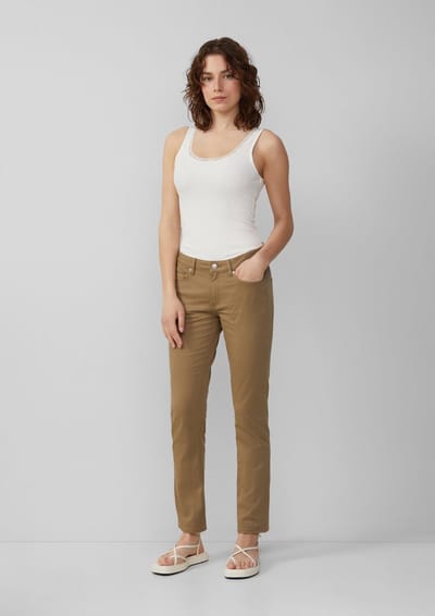 Comfortabele stretch katoenen mid-rise slim jeans voor dames QS Catie