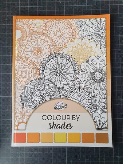 Color by shades geel oranje, kleurboek, 40 pagina's