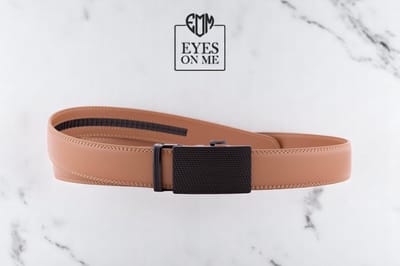 Lichtbruine lederen riem zonder gaatjes met automatische gesp voor heren ( Model 20 )