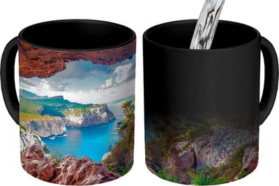 Magische Mok - Foto op Warmte Mokken - Koffiemok - Grot - Natuur - Zee - Landschap - Magic Mok - Beker - 350 ML - Theemok