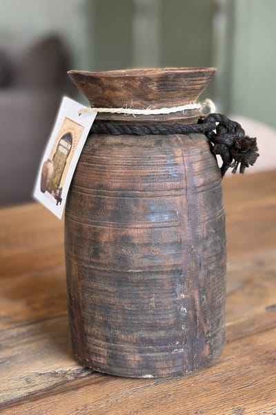 Oude Nepalese houten kruik Landelijke pot met touw kleine houten vaas