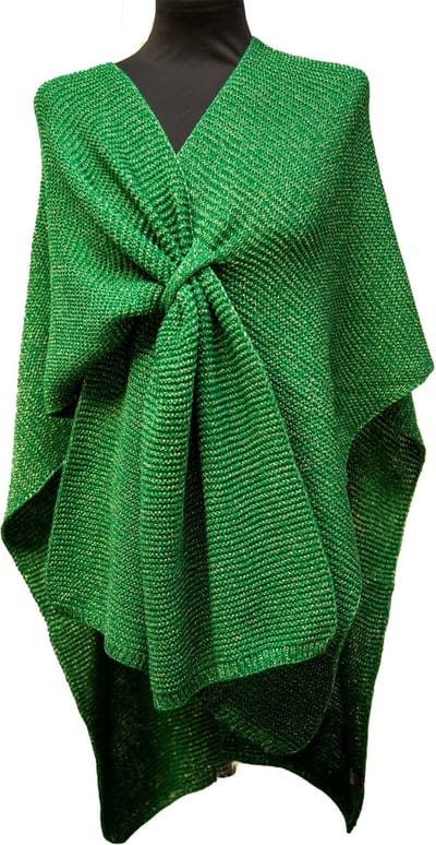 Accessories Junkie Amsterdam Audry – Gebreide Dames Poncho met Goud Lurex – Omslagdoek met Lus – Groen – Opruiming / Sale