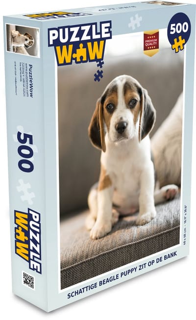 Puzzel Schattige Beagle puppy zit op de bank - Legpuzzel - Puzzel 500 stukjes