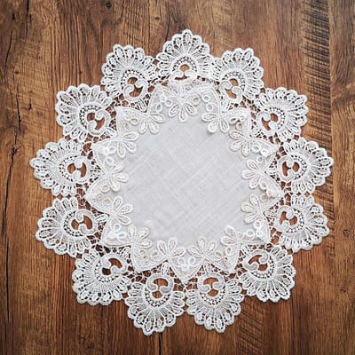 Amerikaans modern beige linnen kant geborduurde rand rond klein tafelkleed Onderzetter theeset vaas krasbestendige tafeloppervlakmat Round 60CM