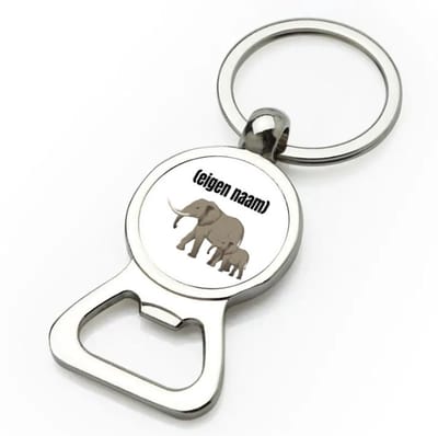 Akyol - olifant en kleine olifant met eigen naam flesopener - Olifant - olifanten liefhebbers - iemand die houdt van olifanten - verjaardag - cadeau - kado - 9 bij 3 cm