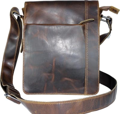 Arrigo Schoudertas Of Crossbody Tas Van Bruin Gewaxt Leer Met Een Grote Klep Met Magneetsluiting