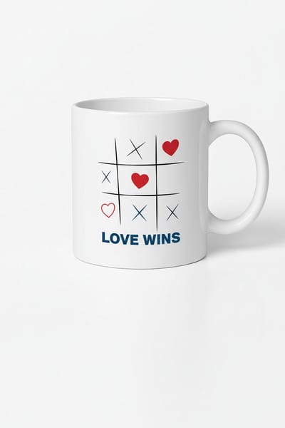 Love Wins Mok met Tic-Tac-Toe Hartjes Design | Romantische Liefde Wint Koffiemok