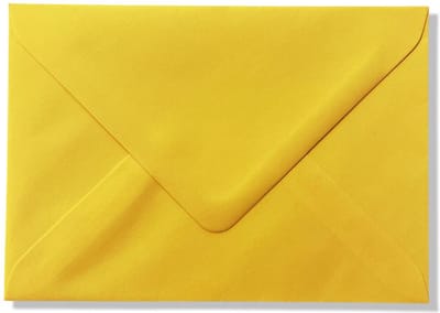 Cards & Crafts 100 C6 Enveloppen - Geel - 162x114mm - 110 grams - 16,2x11,4cm - Gegomde puntklepsluitingg