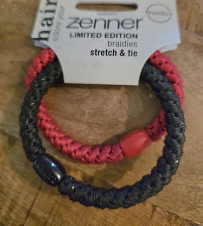 Zenner limited edition stretch & tie - 2 braidies - rood en zwart - gevlochten haarelastiek en armband in 1