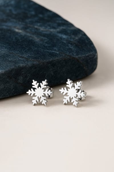 Lundholm Oorknopjes Meisjes Sneeuwvlok - Premium Stainless Steel Zilverkleurig - Cadeautje Meisje- Luxe Geschenkverpakking
