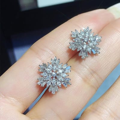 Sterling Zilveren Luxe Sneeuwvlok Oorknopjes Vol AAA Zirkonia Bling Bling Dames Ooraccessoires Kerstcadeau gray