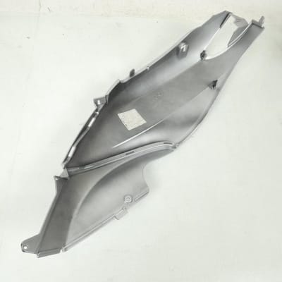 Coque arrière droite pour scooter Derbi 125 Boulevard 2007 à 2009 62198700F2