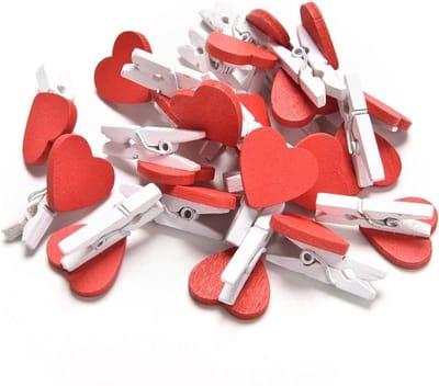 Houten rode hartjes op knijper - 40 x wasknijper met rood hart - Hang kaarten/foto's etc op - Valentijnsdag