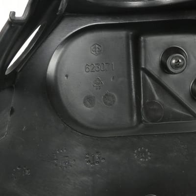 Tablier arrière pour scooter Piaggio 125 MP3 Touring 653705000C 623071 Noir Neuf