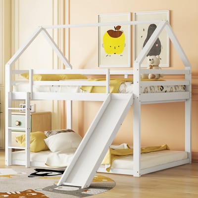 Huisvormig stapelbed met glijbaan en ladder - Voor kinderkamer en logeerpartijtjes - 140x200 cm - Wit - Verwisselbare glijbaan en trap - Stevig houten frame met valbeveiliging